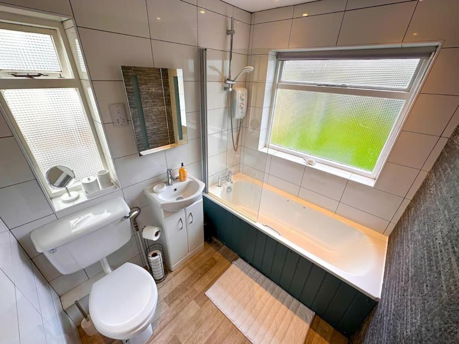 Stylish 3Br Cowes Cottage Close To The Waterfront Exterior photo