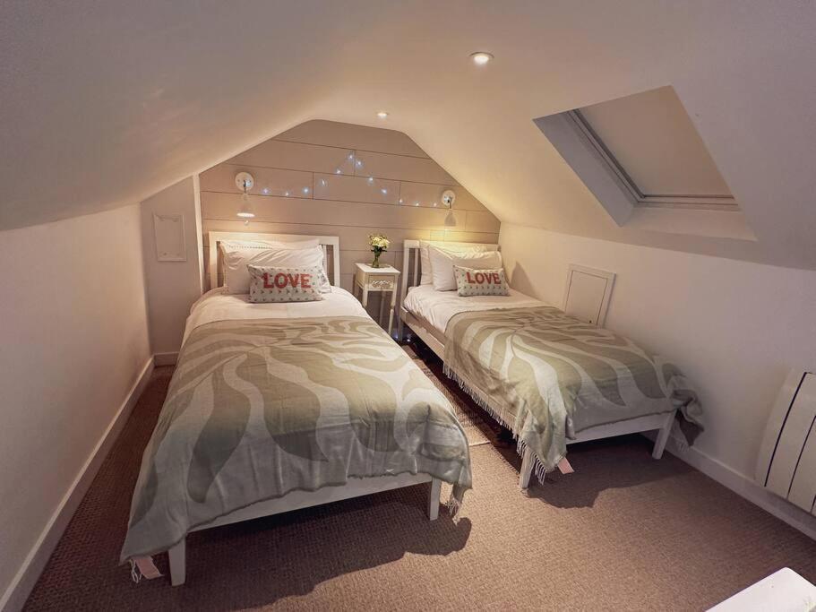 Stylish 3Br Cowes Cottage Close To The Waterfront Exterior photo